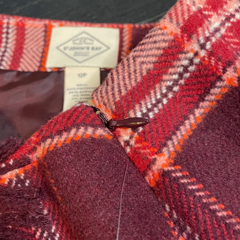 St Johns Bay Womens 12P Red Plaid Wool Blend Fringe Wrap Mini Skirt NWT - Picture 3 of 7